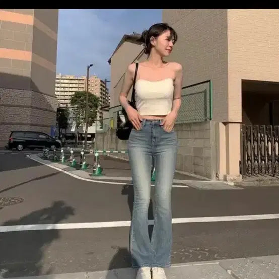 [BUNJANG] MiniPoe High-Waisted Light Wash Bootcut Jeans S / 에이블리 미니포에 하이웨스트 연청 부츠컷S
