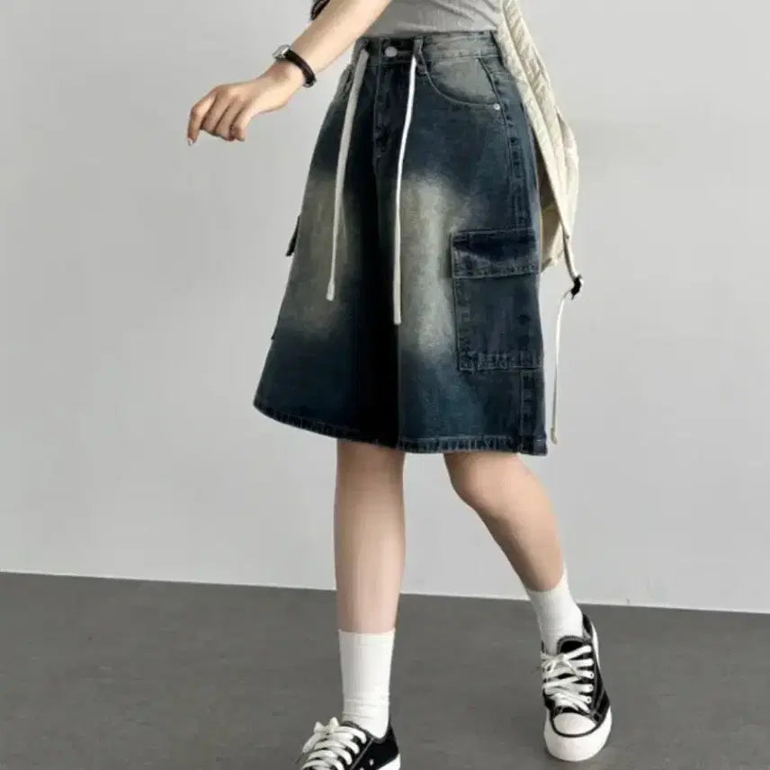 [BUNJANG] Ably Vintage Washed Dark Blue Cargo Denim Bermuda Shorts / 에이블리 빈티지 워싱 진청 카고 데님 버뮤다 팬츠
