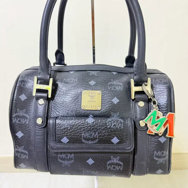 [BUNJANG] MCM Logo Pattern Tote Bag Shoulder Bag with Charm / MCM 가방 엠씨엠 토트백 숄더백