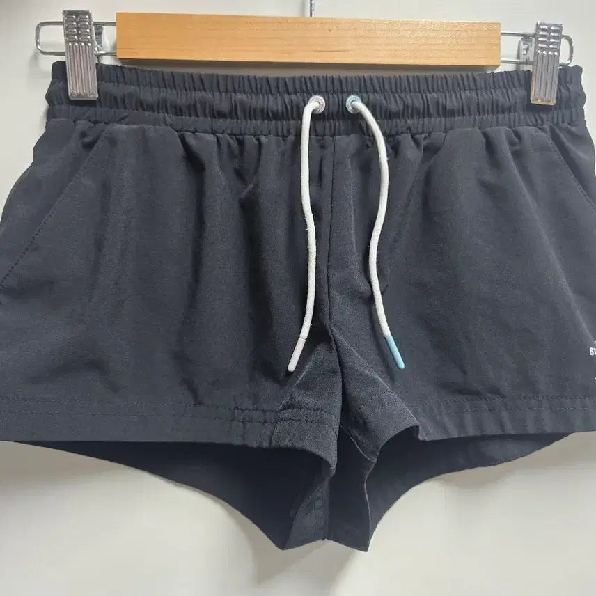 [BUNJANG] Discovery Expedition Women's Black Short Pants / 디스커버리 익스페디션 여성 숏팬츠 블랙 25(64)