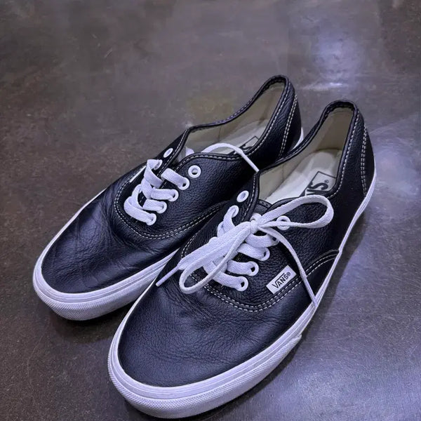 [BUNJANG] Vans Authentic Leather Sneakers Black 265 / 반스 어센틱 레더 가죽 블랙 스니커즈 슈즈 265