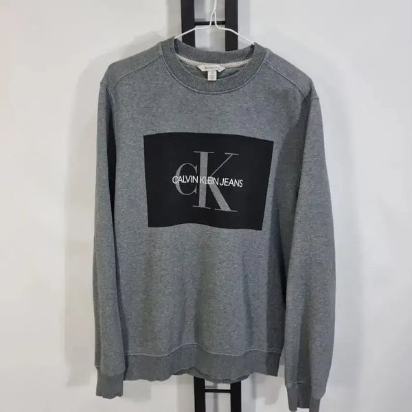 [BUNJANG] Calvin Klein Jeans Monogram Box Big Logo Sweatshirt Charcoal / 캘빈클라인진 맨투맨 모노그램 박스 빅로고 차콜 m