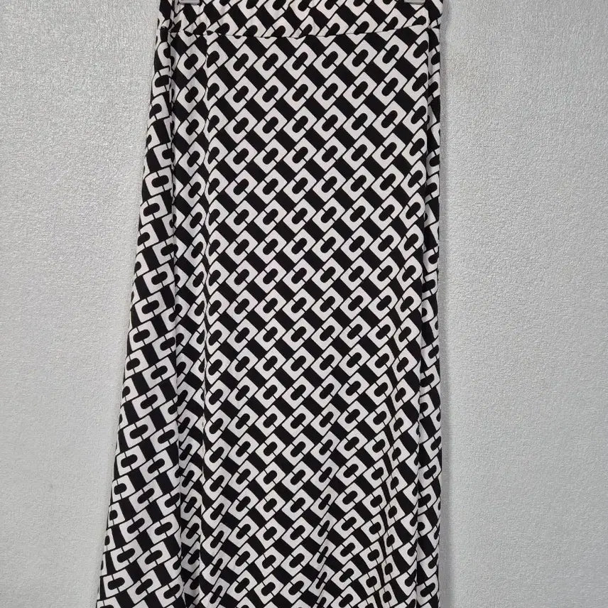 [BUNJANG] Patterned Cool Touch Long Skirt Size 66 / 냉감 패턴 스커트 66