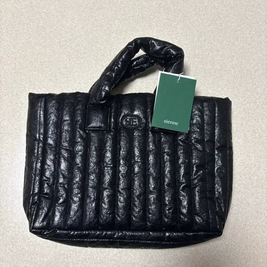 [BUNJANG] Sienne Padded Leather Tote Bag Black / 새상품) 시엔느 레더 패딩 토트백 블랙