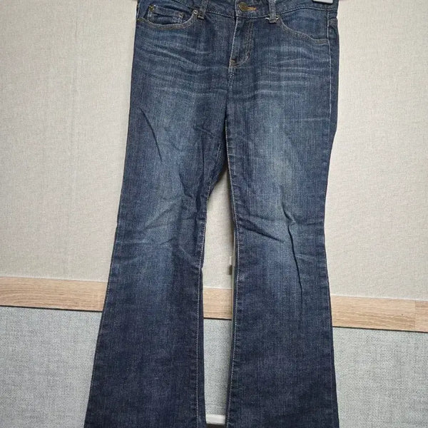 [BUNJANG] Guess Jeans Flared Denim Pants / 게스진 나팔청바지