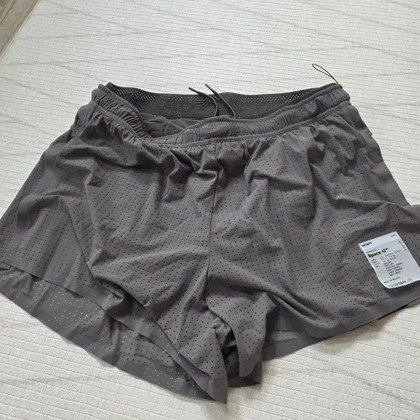[BUNJANG] Satisfy Space-O 2.5 Shorts Taupe / satisfy space-o 2.5 shorts taupe