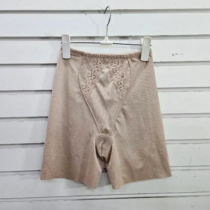 [BUNJANG] Beige Lace Point Girdle 55 / 베이지  레이스포인트  거들 55/보물찾기천사