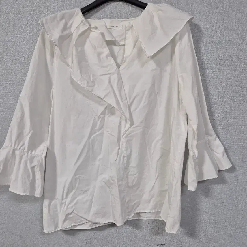 [BUNJANG] Uncommon Frill Cotton Blouse (Size 55-66) / uncommon 프릴 코튼 블라우스 55~66