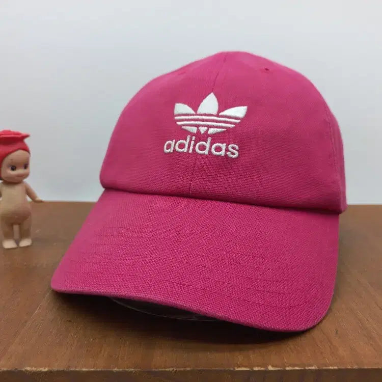 [BUNJANG] Adidas Originals Trefoil Embroidered Vintage Ball Cap Hot Pink / 빈티지 볼캡 아디다스 오리지널스 트레포일 자수 야구모자 핫핑크