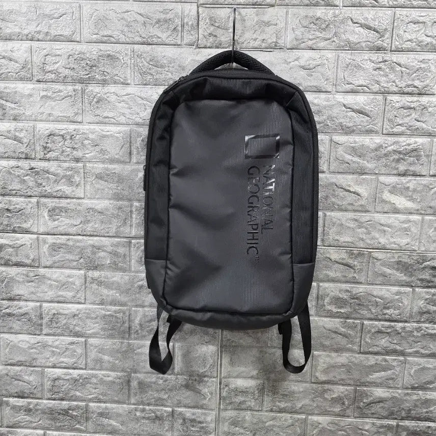 [BUNJANG] National Geographic Black Backpack (45x30 cm) / 내셔널지오그래픽 백팩 블랙 사이즈 45*30