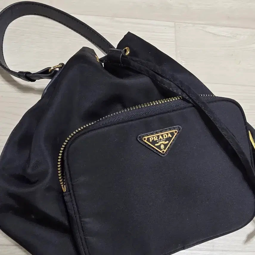 [BUNJANG] Prada Bucket Bag Black / 프라다 버킷백 블랙
