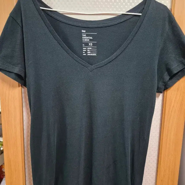 [BUNJANG] Gap Black V-Neck T-Shirt XS / 갭 티셔츠 블랙 XS