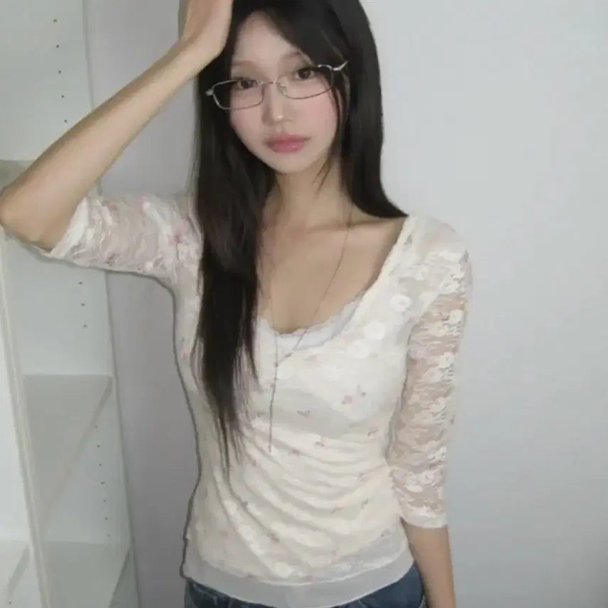 [BUNJANG] Flower Lace See-through 7-Sleeve T-Shirt / 플라워 레이스 시스루 7부 티셔츠 에이블리