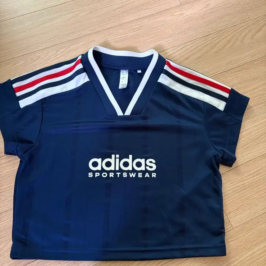 [BUNJANG] Adidas Cropped Short Sleeve T-Shirt / 아디다스크롭반팔