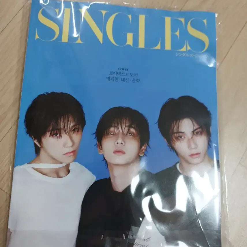 [BUNJANG] BOYNEXTDOOR Singles Japan Magazine / 보넥도 일본잡지 싱글즈 판매 (구겨짐 하자)