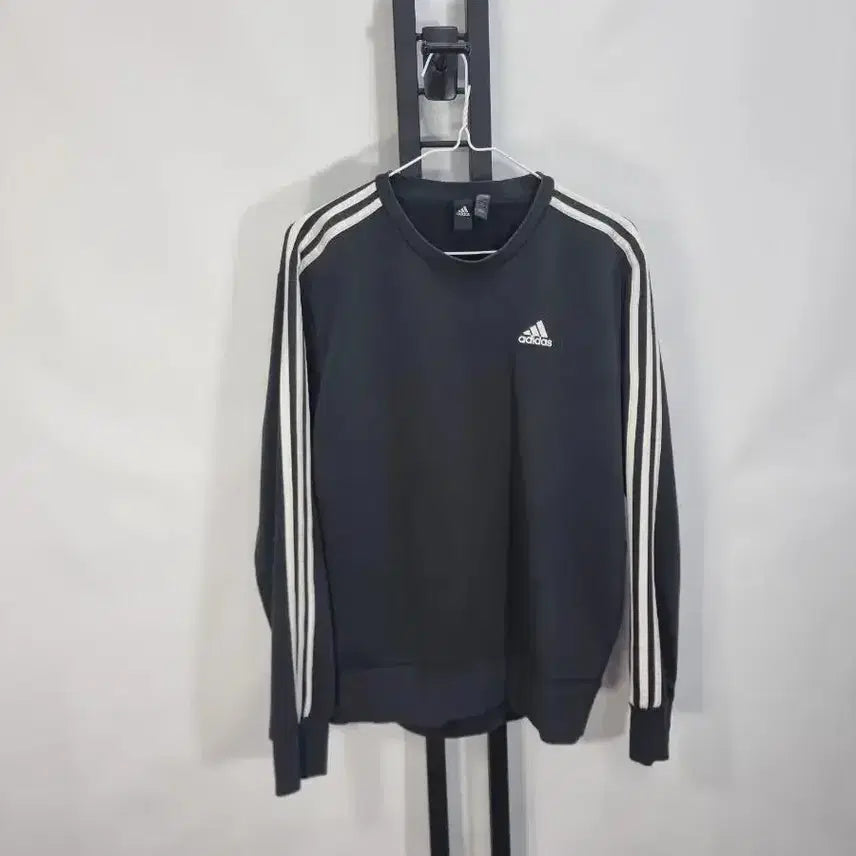 [BUNJANG] Adidas Men's Fleece Sweatshirt Black Three Stripes Size 100 / 아디다스 맨투맨 기모 블랙 삼선 100