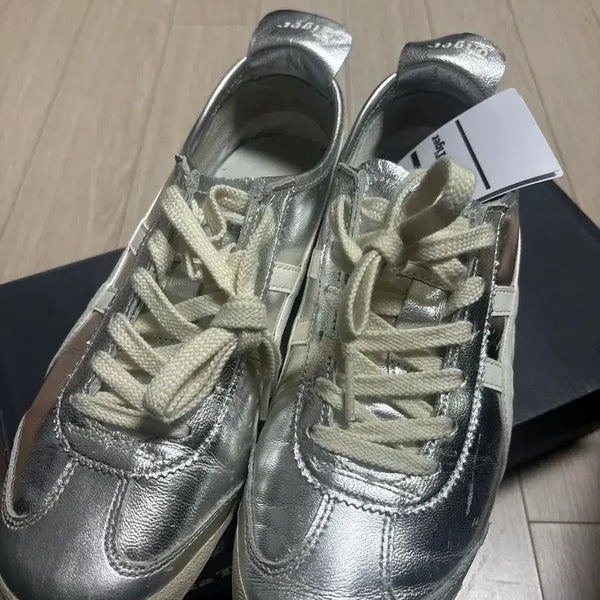 [BUNJANG] Onitsuka Tiger Silver Low-Top Shoes / 오니츠카타이거(실버)