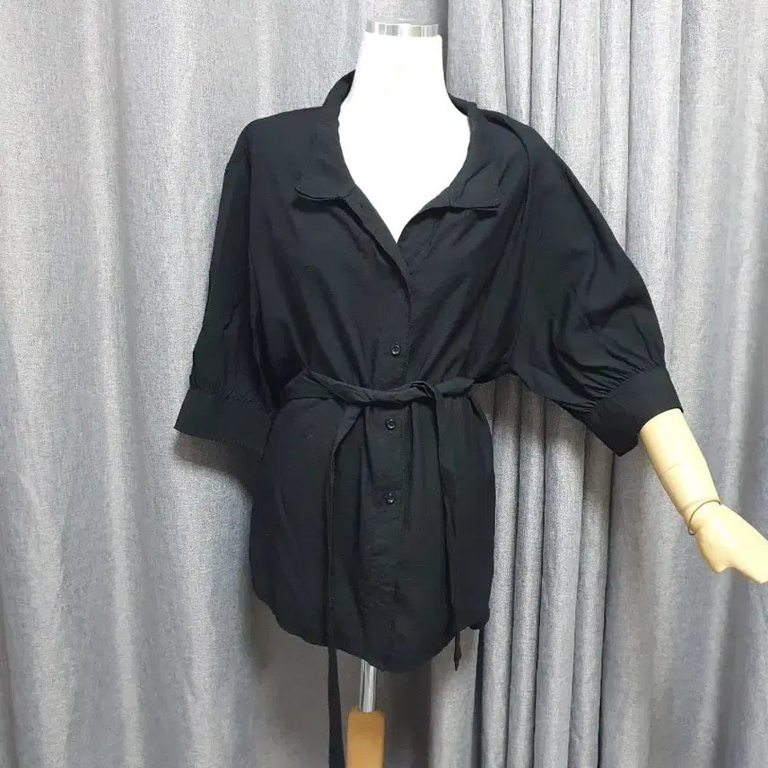 [BUNJANG] Black Blouse with 88 Waist Strap / 88허리끈 블랙 블라우스