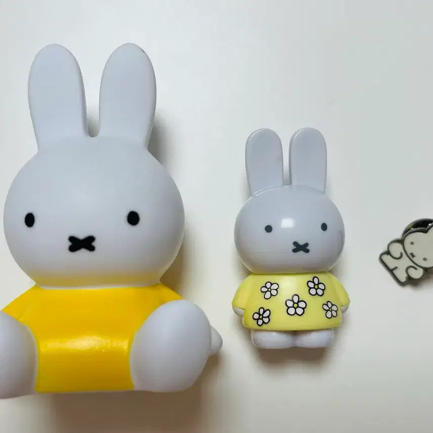 [BUNJANG] Miffy Authentic Figure, Gacha, Badge 3 Types Bundle Set / 일괄) 미피 정품 피규어 가챠 뱃지 3종 세트