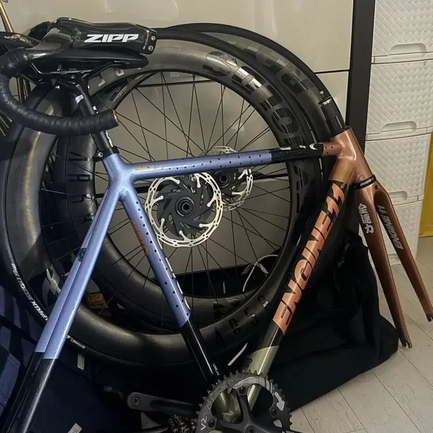 [BUNJANG] Engine 11 Golden Chaos Fixed Gear Bicycle / 엔진11 골든카오스 반차