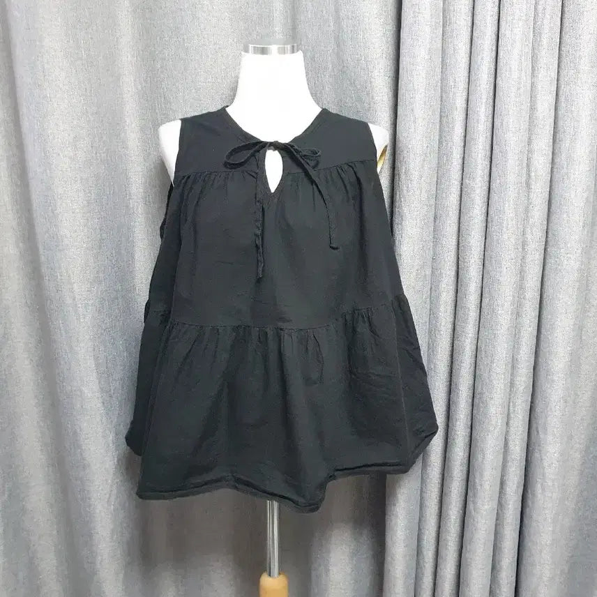 [BUNJANG] Black Ribbon Sleeveless Blouse / 블랙 리본 민소매 블라우스