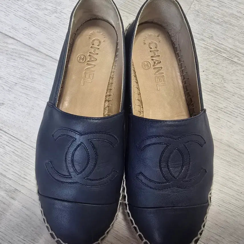 [BUNJANG] Chanel CC Logo Espadrilles Size 36 / (정품) 샤넬 CC로고 에스파듀 36사이즈 (명품 여자 슬리퍼 샌들 뮬)