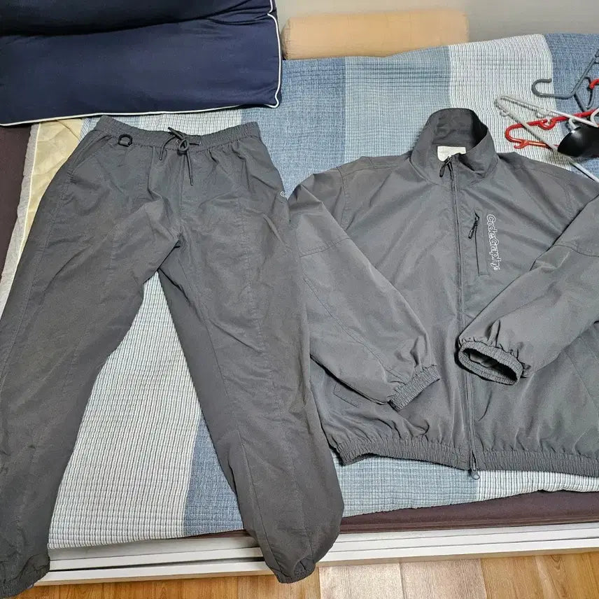 [BUNJANG] Code:graphy Windbreaker Training Set - Grey, Size L / 코드크라피 바람막이 트레이닝복 세트 L (그레이