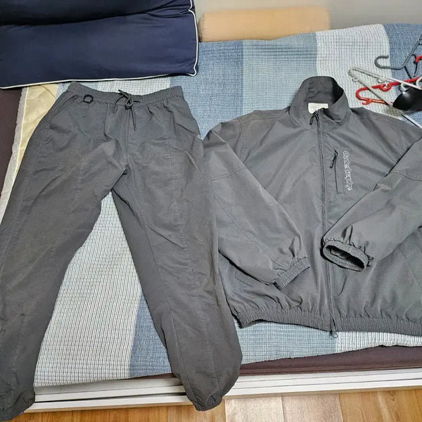 [BUNJANG] Code:graphy Windbreaker Training Set - Grey, Size L / 코드크라피 바람막이 트레이닝복 세트 L (그레이