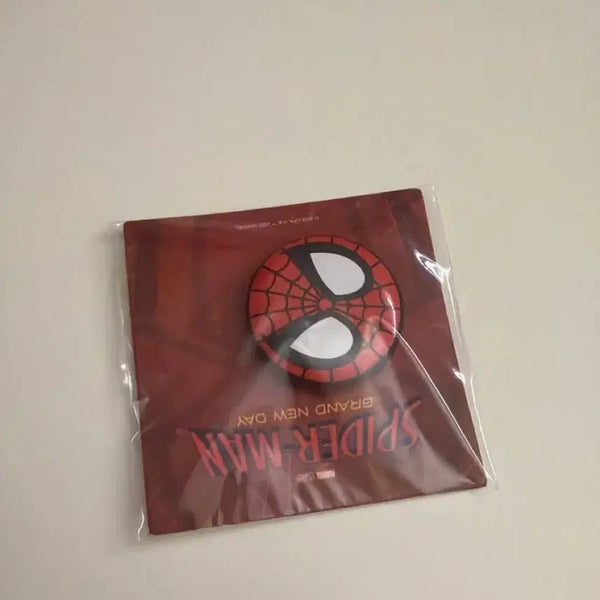 [BUNJANG] Spider-Man Badge (Sealed) / 스파이더맨뱃지미개봉