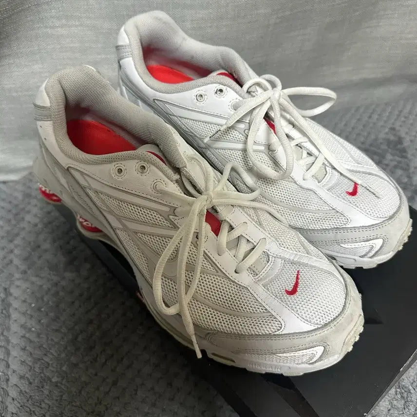 [BUNJANG] Nike x Supreme Shox White (285mm) / [285/5회착] 나이키 X 슈프림 샥스 화이트