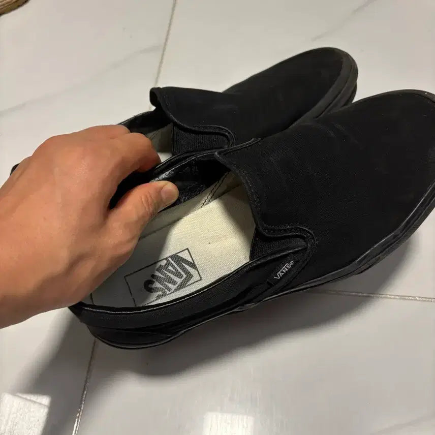 [BUNJANG] Vans Slip-On Black Shoes / 반스 슬립온 블랙 270