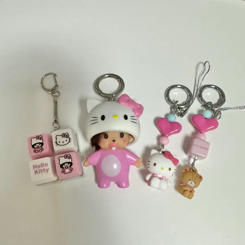 [BUNJANG] Sanrio Hello Kitty Monchhichi Tiny Charm Keychain Set / (새상품) 산리오 키티 몬치치 타이니참 핑크 키캡 클릭커 피규어 키링 세트
