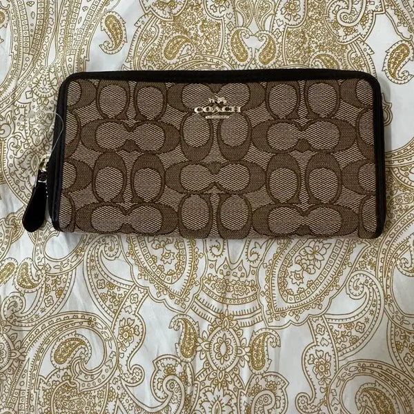 [BUNJANG] Coach Signature Pattern Brown Zip Around Bifold Wallet / 코치 지퍼 반지갑 브라운