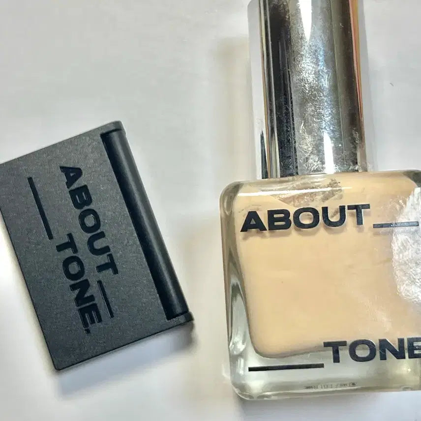 [BUNJANG] About Tone Skin Layer Fit Foundation (Ivory) + Free Spatula / 어바웃톤 스킨 레이어 핏 파운데이션 아이보리+ 스파츌라 증정