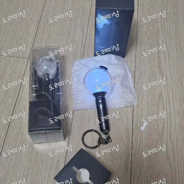 [BUNJANG] BTS Suga Smeraldo Garden Lightstick Keyring / BTS 방탄 스에밤 키링 미니 스에밤