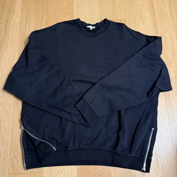 [BUNJANG] AICAWHITE Black Sweatshirt Size 3 / 에이카화이트 맨투맨 블랙 3 사이즈