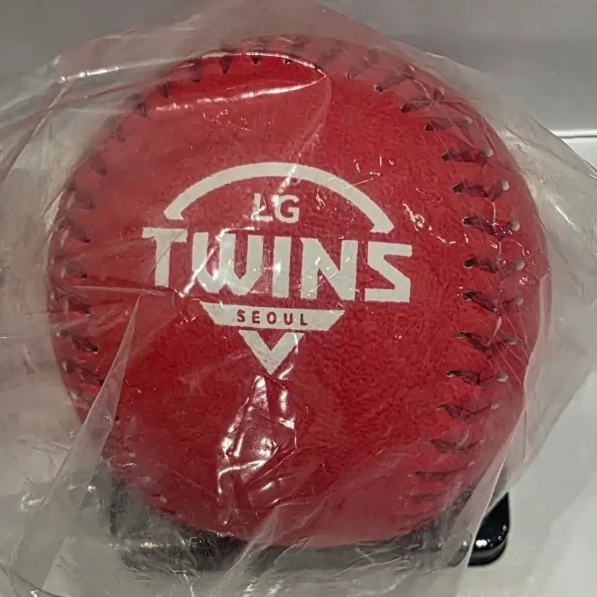 [BUNJANG] LG Twins 2022 Coca-Cola Red Ball Sealed / LG트윈스 22 코카콜라 레드볼 미개봉