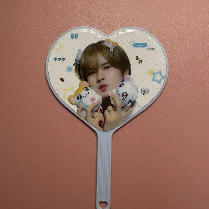 [BUNJANG] TWS Kyungmin Mini Uchiwa / 투어스 경민 미니 우치와