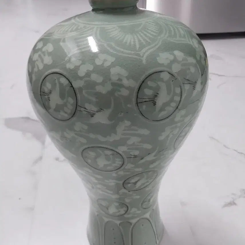 [BUNJANG] Korean Celadon Vase with Crane and Cloud Motif / 청자