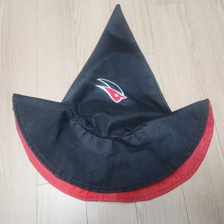 [BUNJANG] KT Wiz Wizard Hat (Size 56-57) / KT 위즈 마법사 모자 (56~57호) 판매합니다.