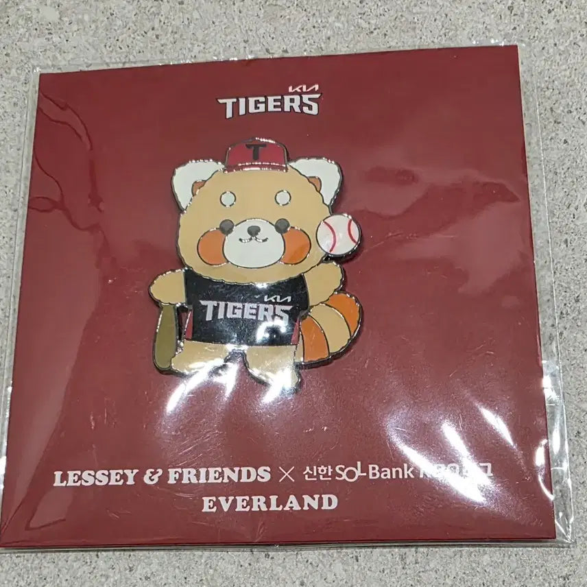 [BUNJANG] Kia Tigers Legacy Metal Badge Unused / 기아 타이거즈 레시 메탈배지 미사용