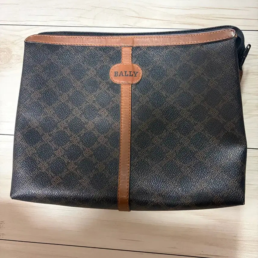 [BUNJANG] Bally Monogram Clutch Bag / 발리 모노그램 클러치