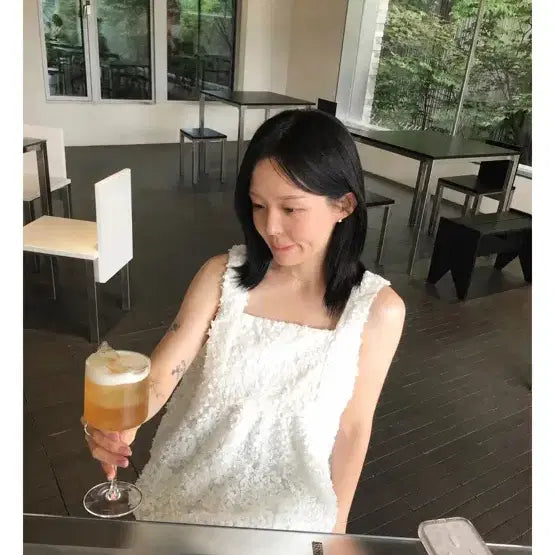 [BUNJANG] Woob Fade Flower Sleeveless Blouse / 우아브 페이드 플라워 슬리브리스 블라우스 1회착용
