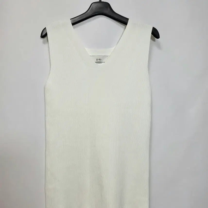 [BUNJANG] jjro Sleeveless Knit Cream / jjro 민소매 니트