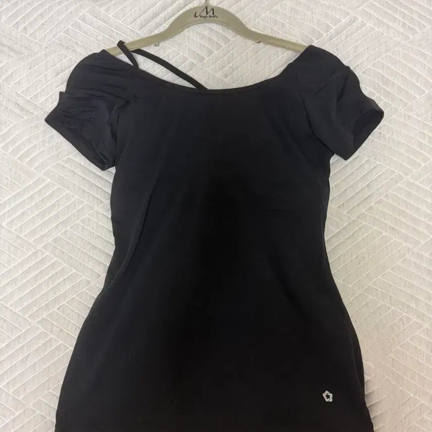 [BUNJANG] Mulawear Black Top / 뮬라웨어 탑