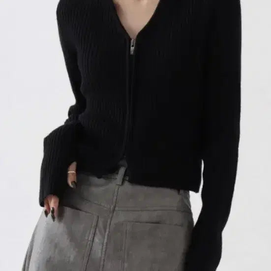 [BUNJANG] Trimmingbird Finger Hole V-Neck Zip-Up Knit / 트리밍버드 Finger hole v-neck zipup kint