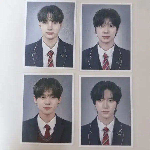 [BUNJANG] TXT OFFICIAL MOA ZONE STANDING PHOTO BUNDLE SET (YEONJUN, SOOBIN, BEOMGYU, TAEHYUN, HUENINGKAI) / 투바투 공식 모아존 증사 판매합니다