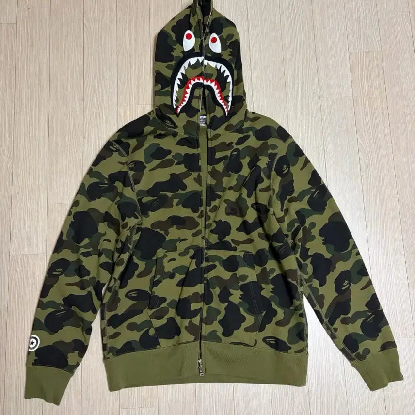 [BUNJANG] BAPE Shark Zip-Up Hoodie / 베이프 후드집업