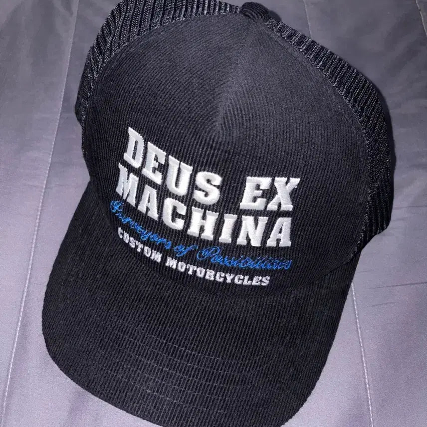 [BUNJANG] Deus Ex Machina Gumshoe Code Trucker Black / 데우스 엑스 마키나 검슈 코드 트러커 블랙