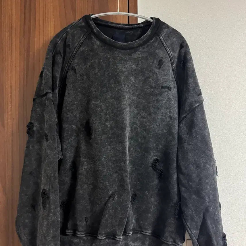 [BUNJANG] Juun.J Broken Sweatshirt M / 준지 브로큰 맨투맨 m